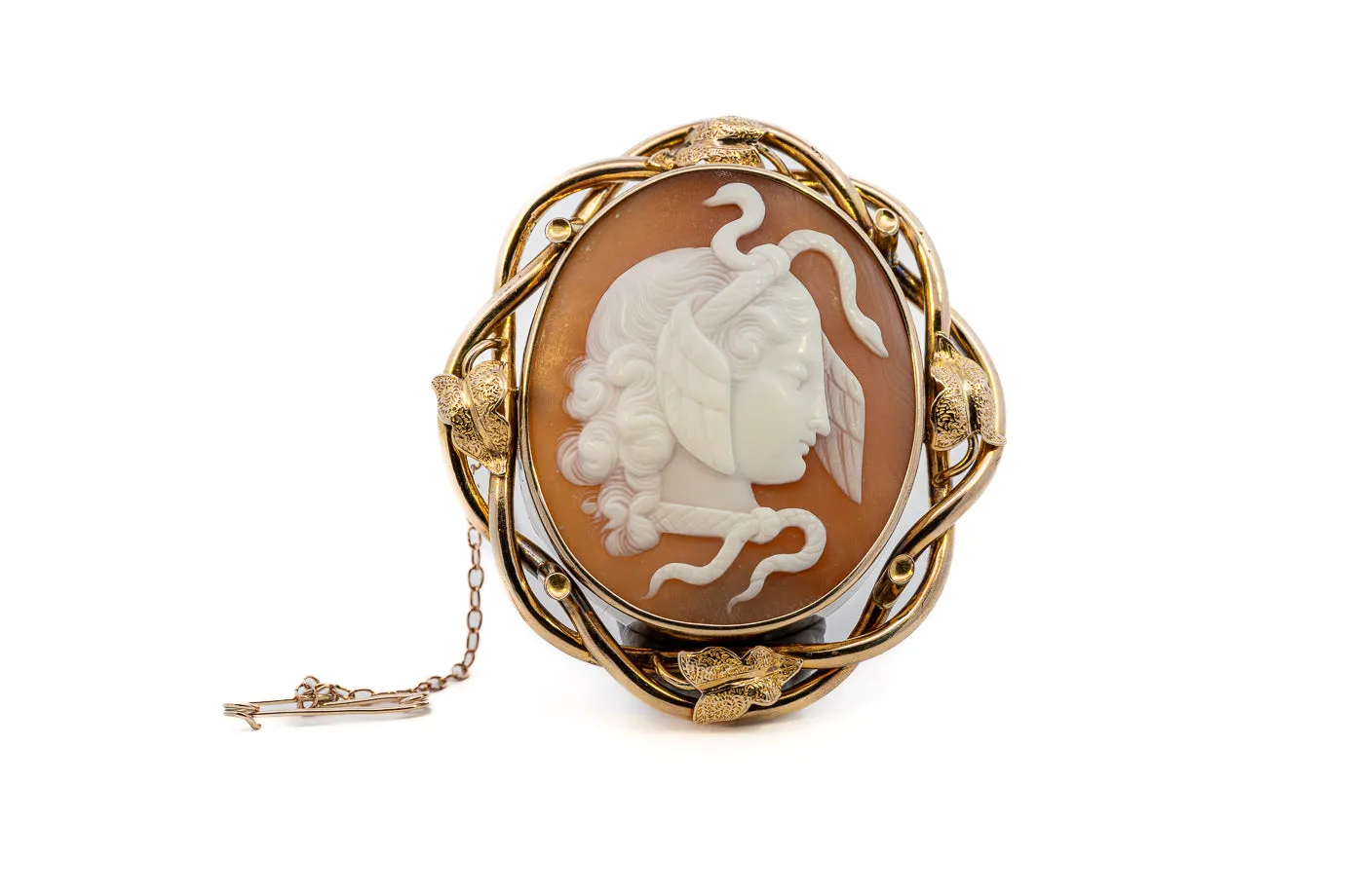 9ct Yellow Gold Shell Cameo Brooch featuring Medusa (Circa 1890)