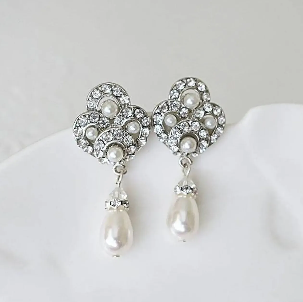 Drop Pearl Earrings Gold