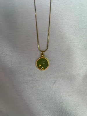 Gold-Plated Minimalist Round Pendant Necklace with Enamel Lotus Accent – Elegant and Timeless Jewelry-jltn0504