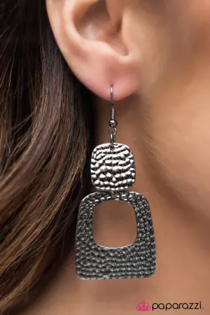 Paparazzi Earring ~ What A CHIMER - Black