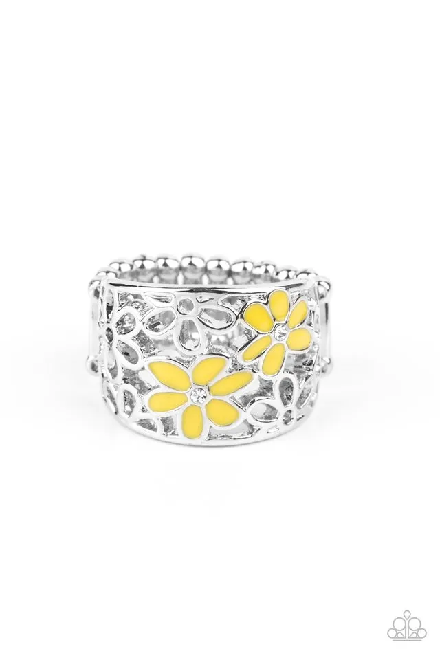 Paparazzi Ring ~ Clear as DAISY - Yellow