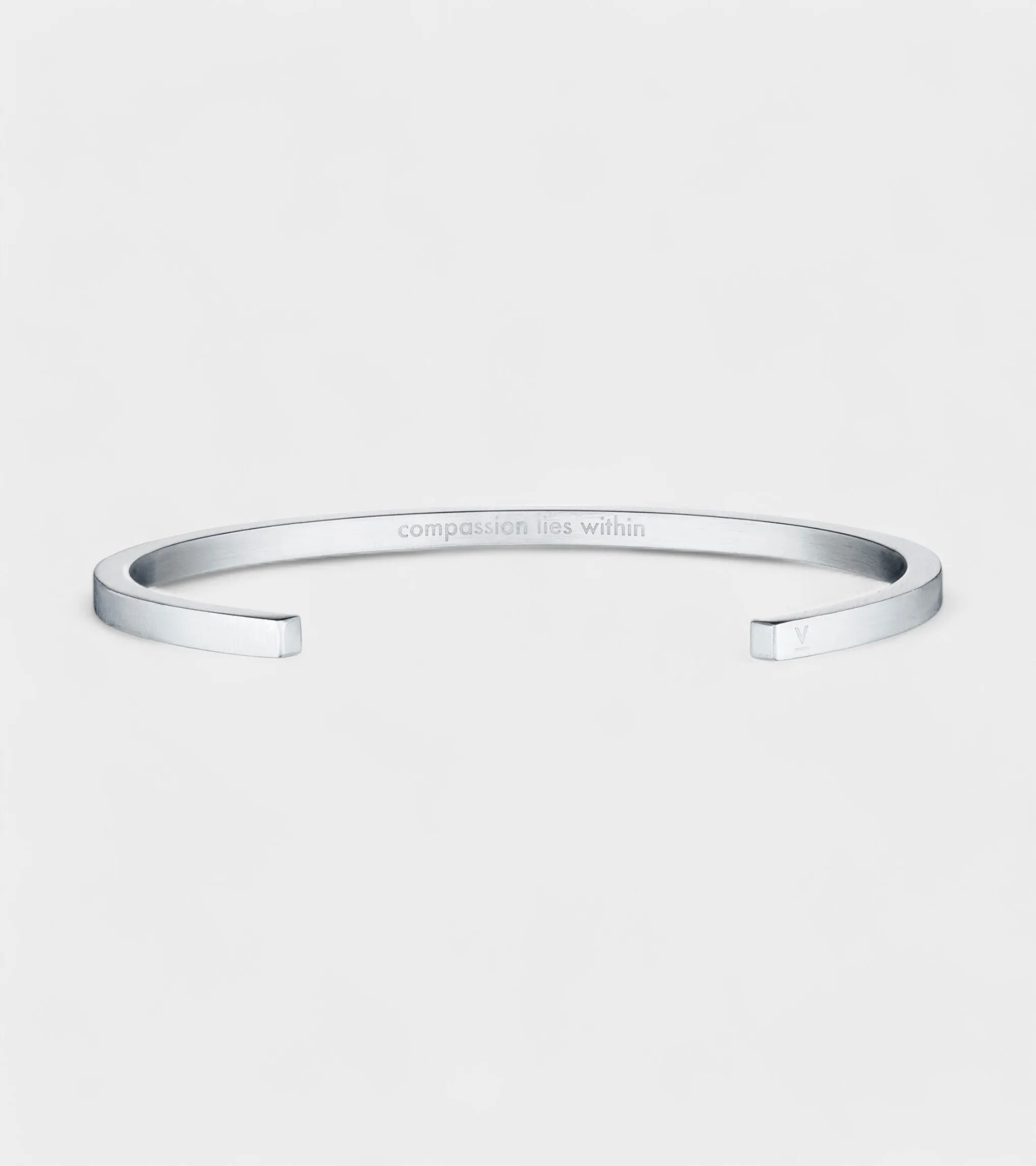 SILVER BANGLE | ILSE COLLECTION