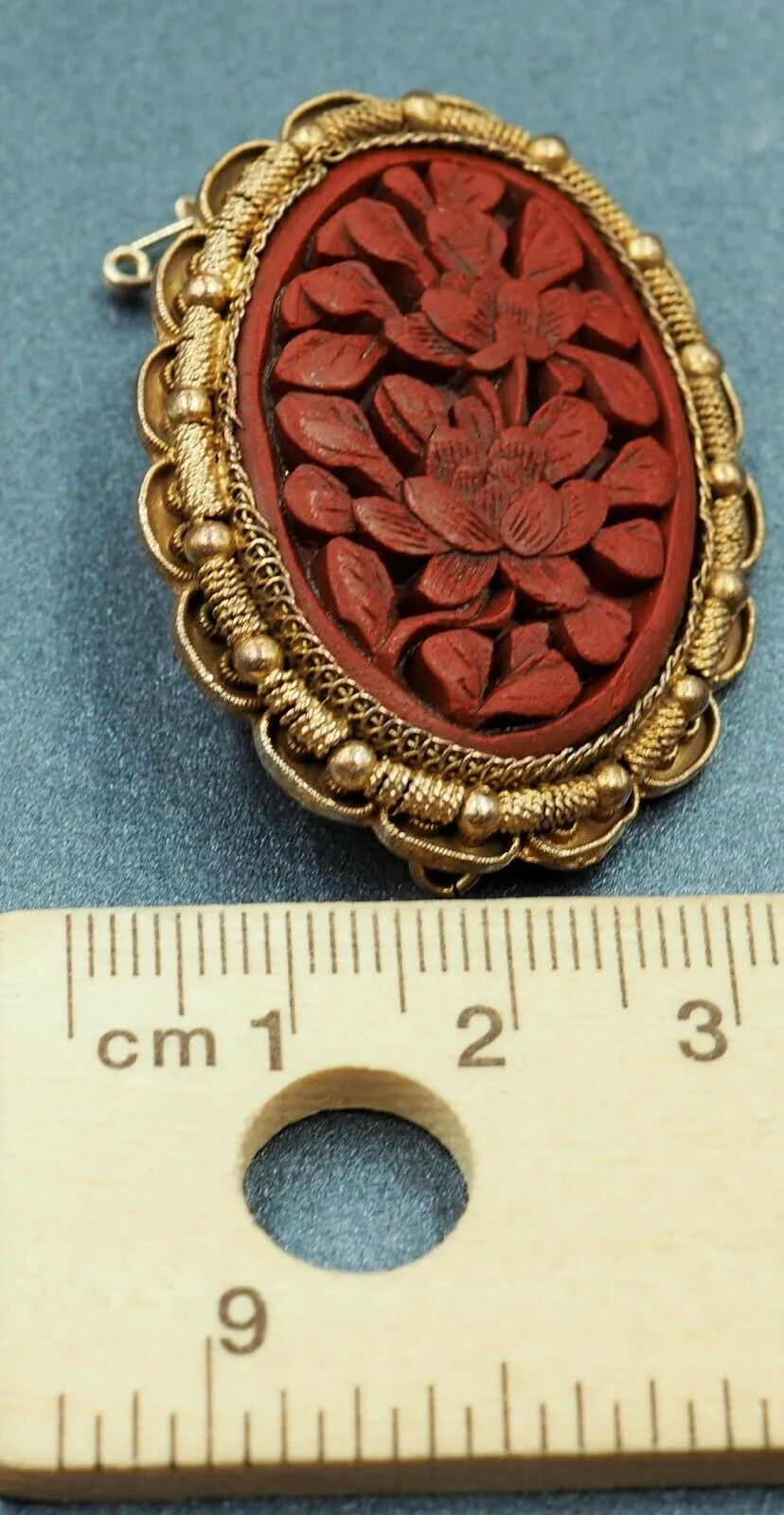 Vintage Floral Plastic & Gold Plated Brooch