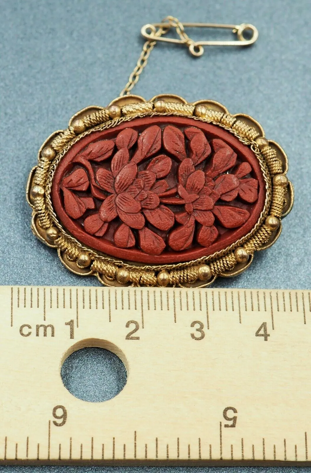 Vintage Floral Plastic & Gold Plated Brooch