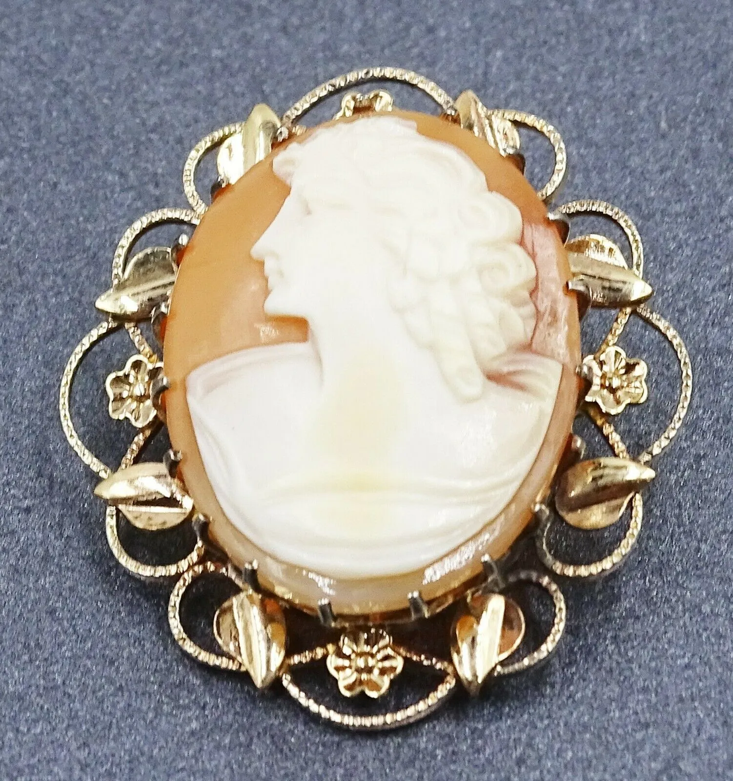 Womens Brooch Gold Plated & Shell Cameo Claw Set Flower & Leaf Vintage