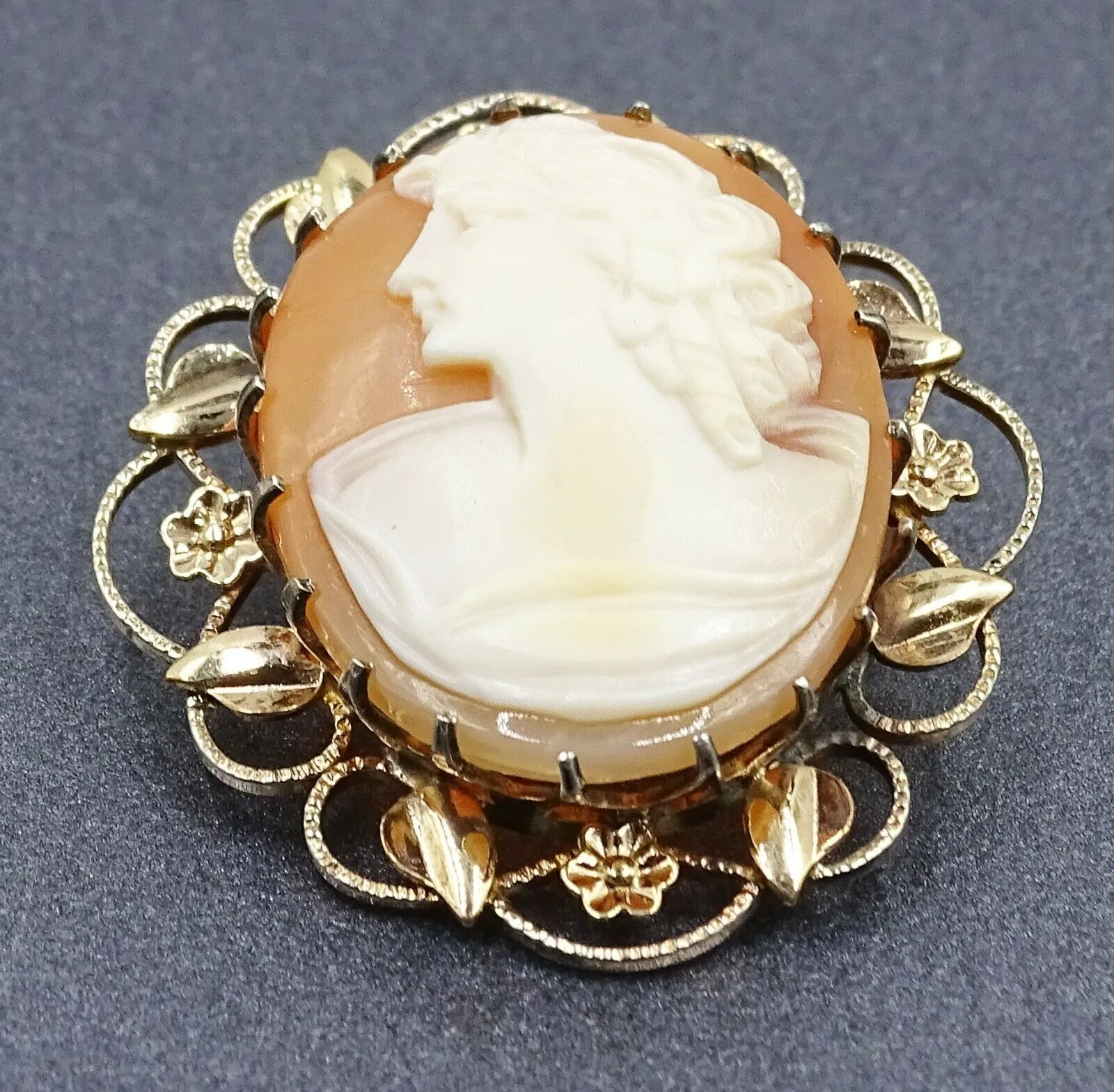 Womens Brooch Gold Plated & Shell Cameo Claw Set Flower & Leaf Vintage